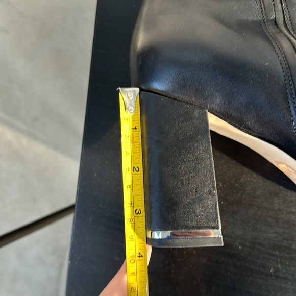 Michael Kors size 11 black ankle boots - Picture 11 of 11